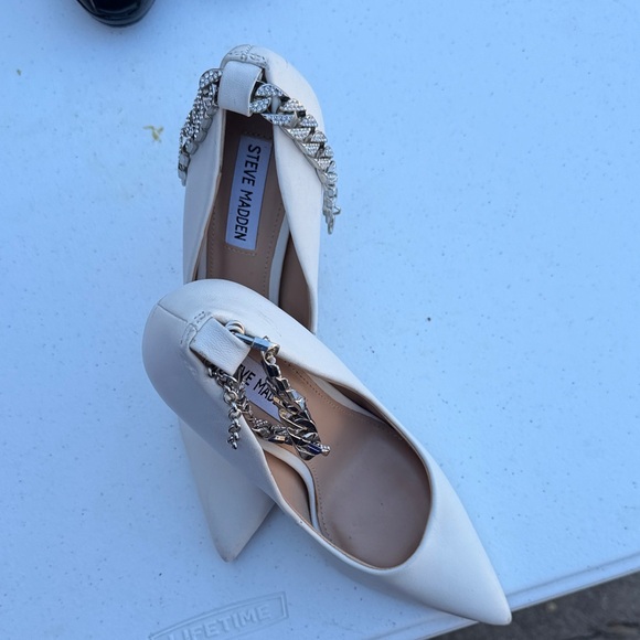 Steve Madden Cream Heels with Chain Accent - Picture 2 of 5